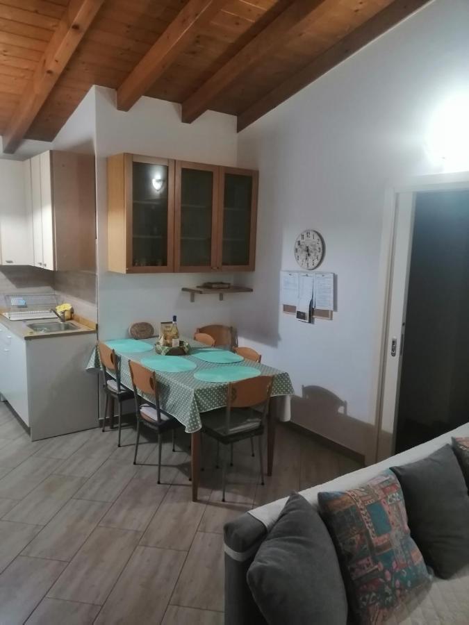 Cascina Legnago Trilocale A 6 Chilometri Da Salo' Apartment Villanuova sul clisi Bagian luar foto