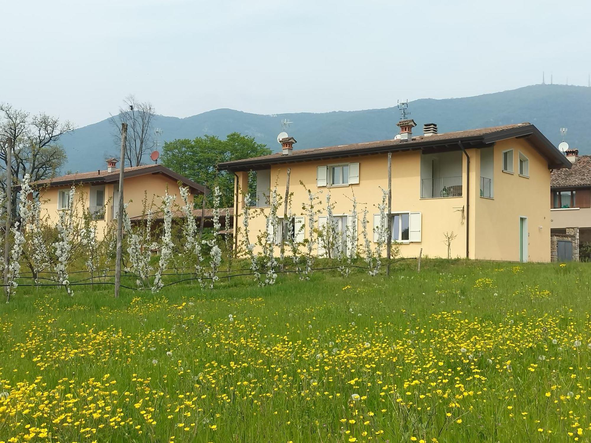 Cascina Legnago Trilocale A 6 Chilometri Da Salo' Apartment Villanuova sul clisi Bagian luar foto