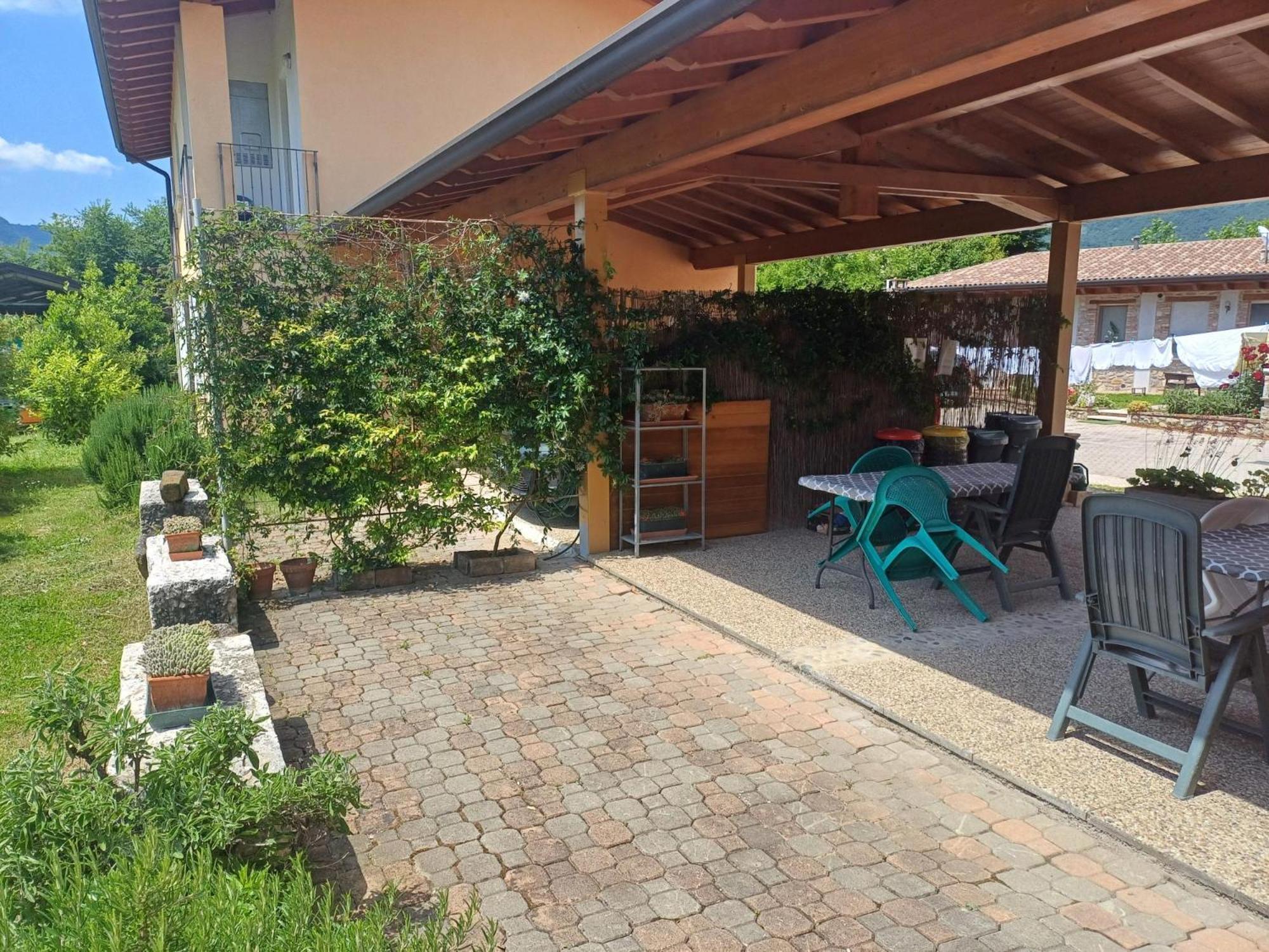 Cascina Legnago Trilocale A 6 Chilometri Da Salo' Apartment Villanuova sul clisi Bagian luar foto